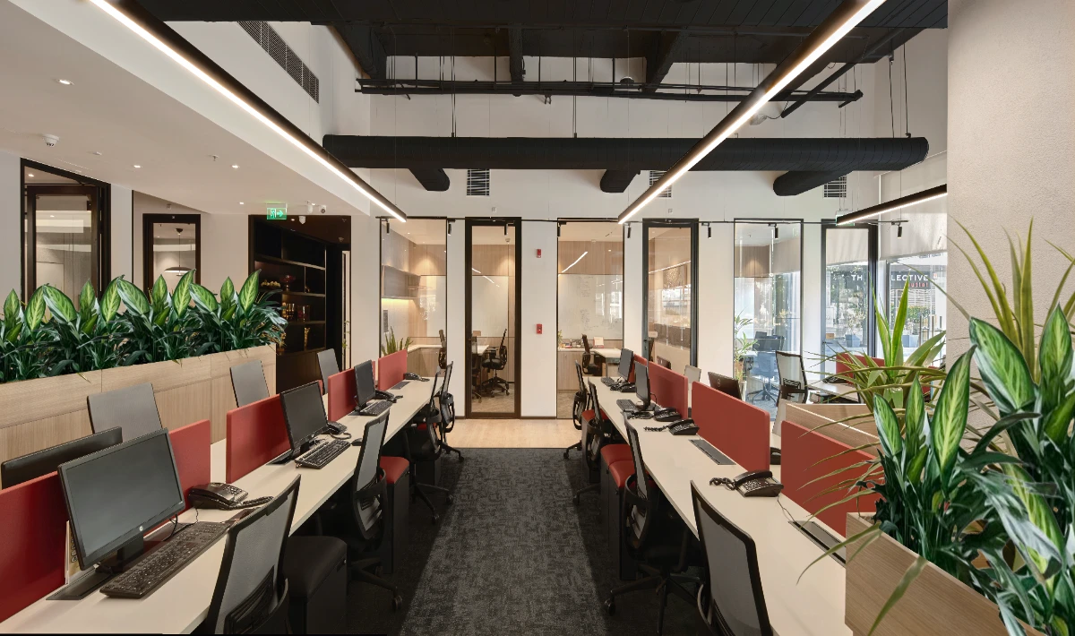 Office workspace with acoustic control and noise management