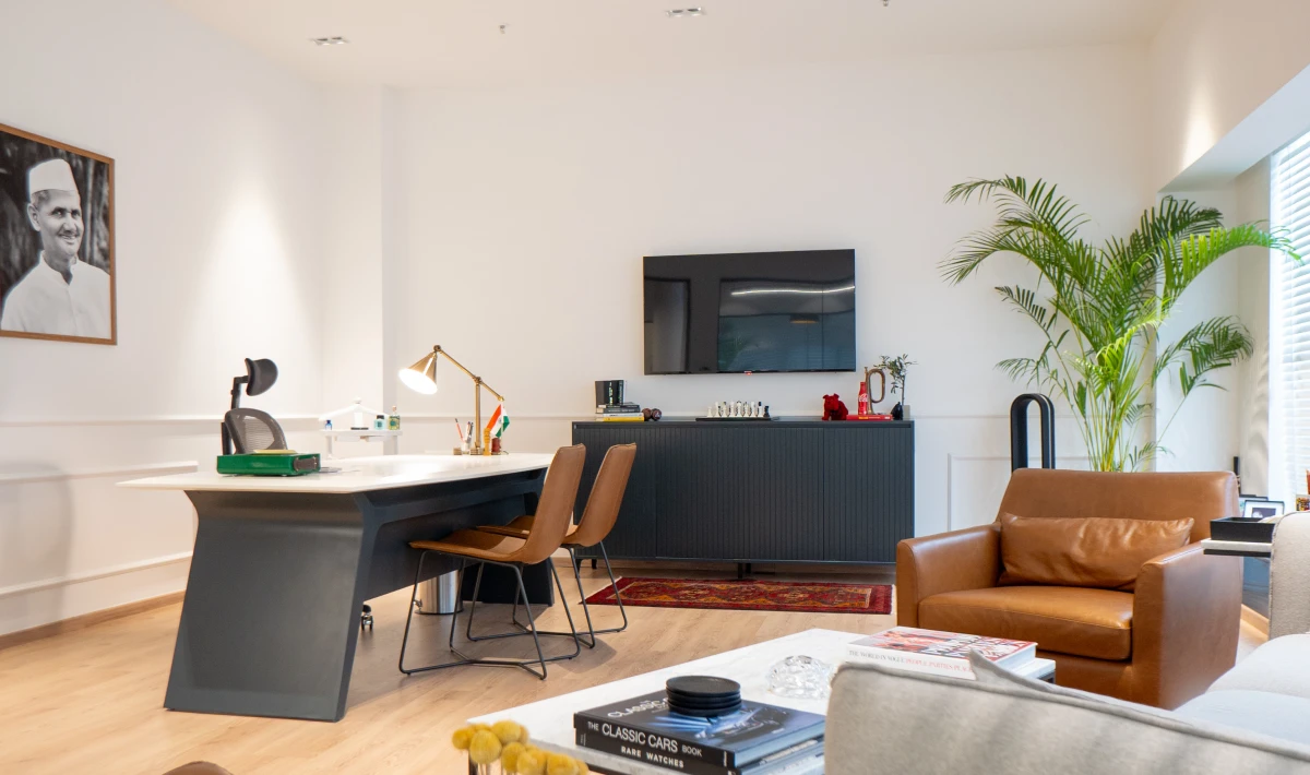 Flexible executive office supporting meetings and focused work