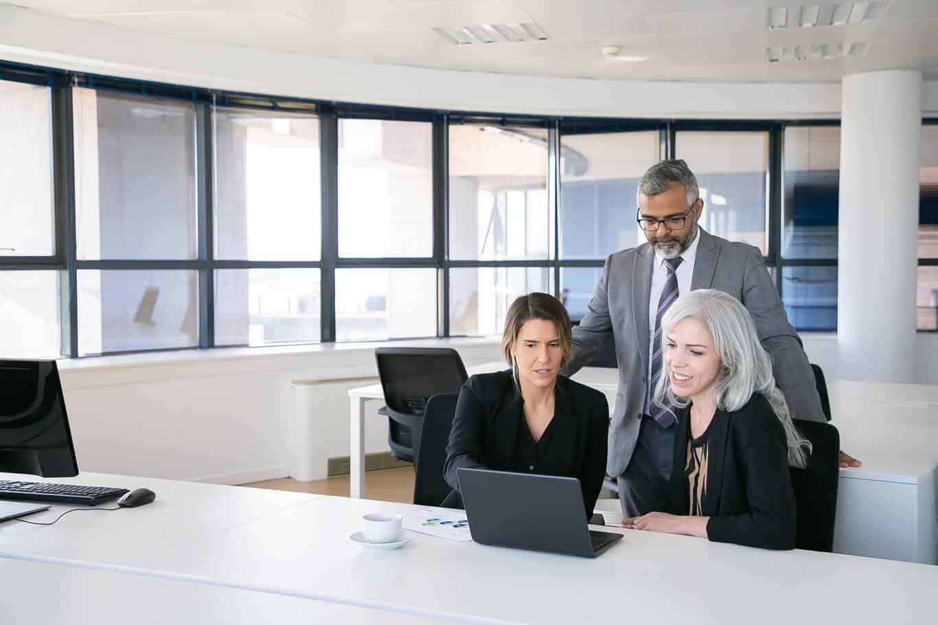 9 Must-Have Features for a Luxury Modern Office Design