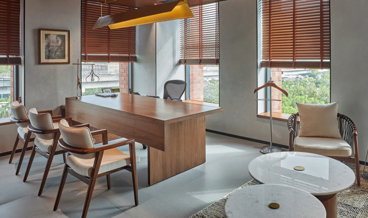 Single room office design supporting private focused work