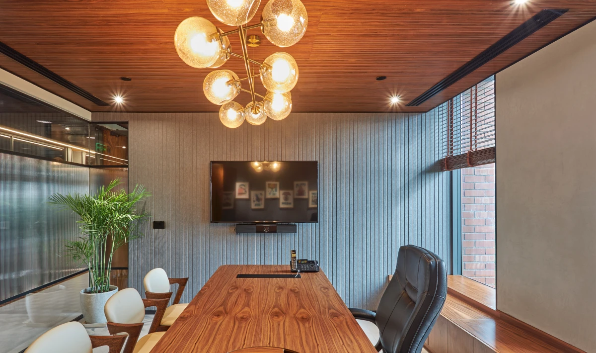 Open office design controlling noise and visual distractions