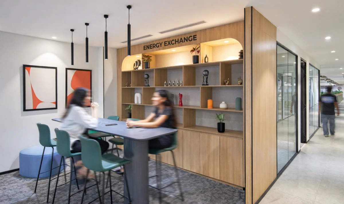 Multi-functional office layout with adaptable spaces for better function