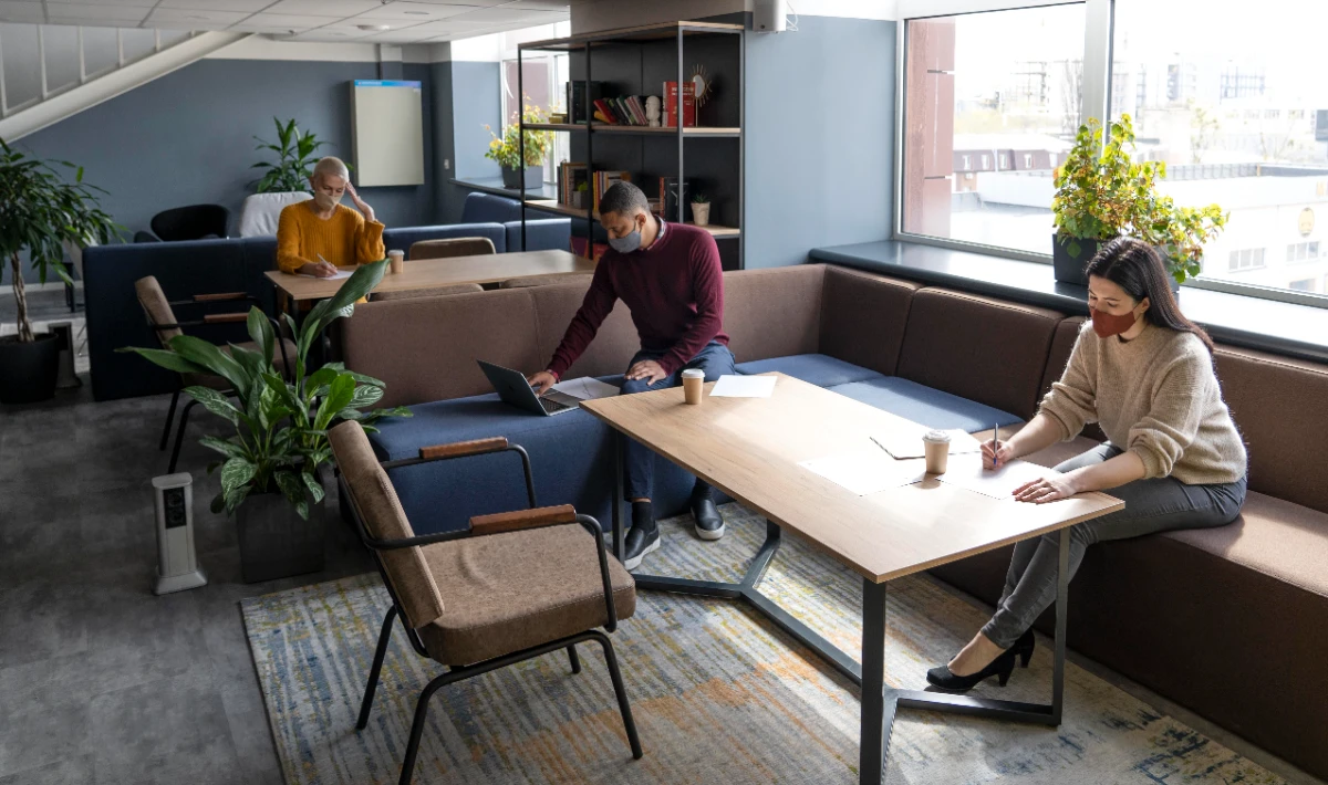 Flexible seating layouts allowing easy movement for work and meetings