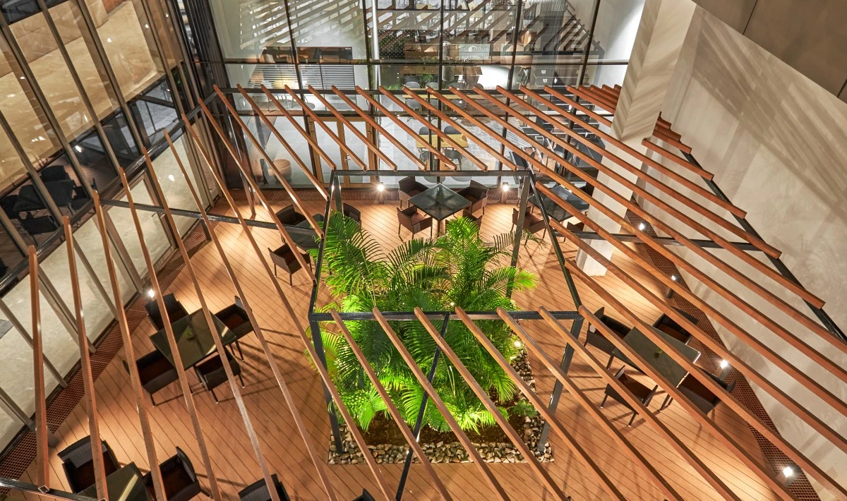 20 Best Indoor Office Plants to Refresh and Brighten Your Workspace