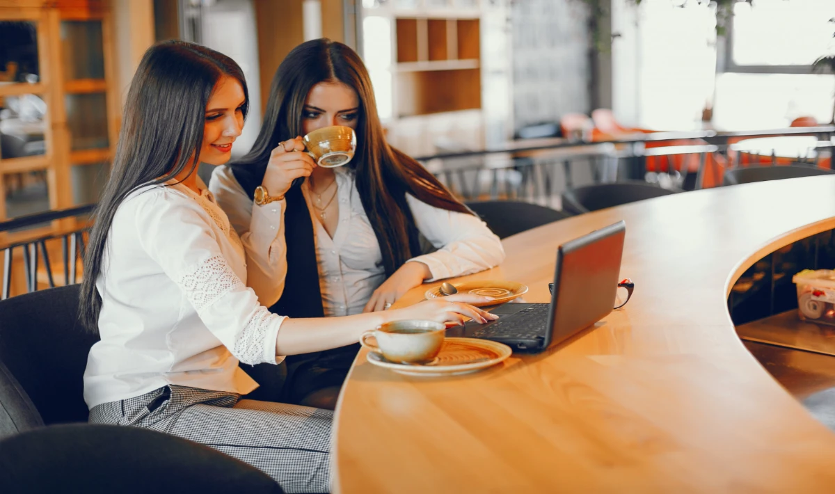 Café-inspired office pantry with relaxed seating and coffee zone for employees