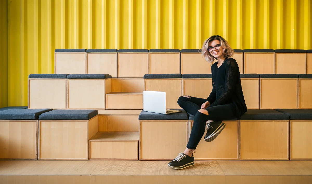 Grey and yellow office colour combination balancing focus and energy
