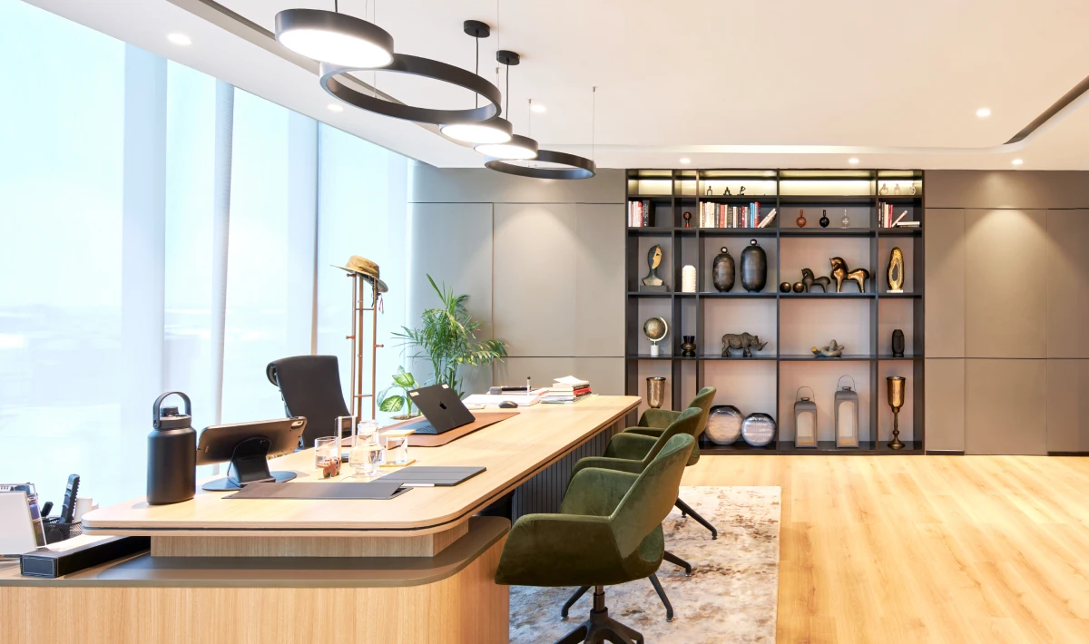 Small boss cabin design idea using vertical storage cabinets