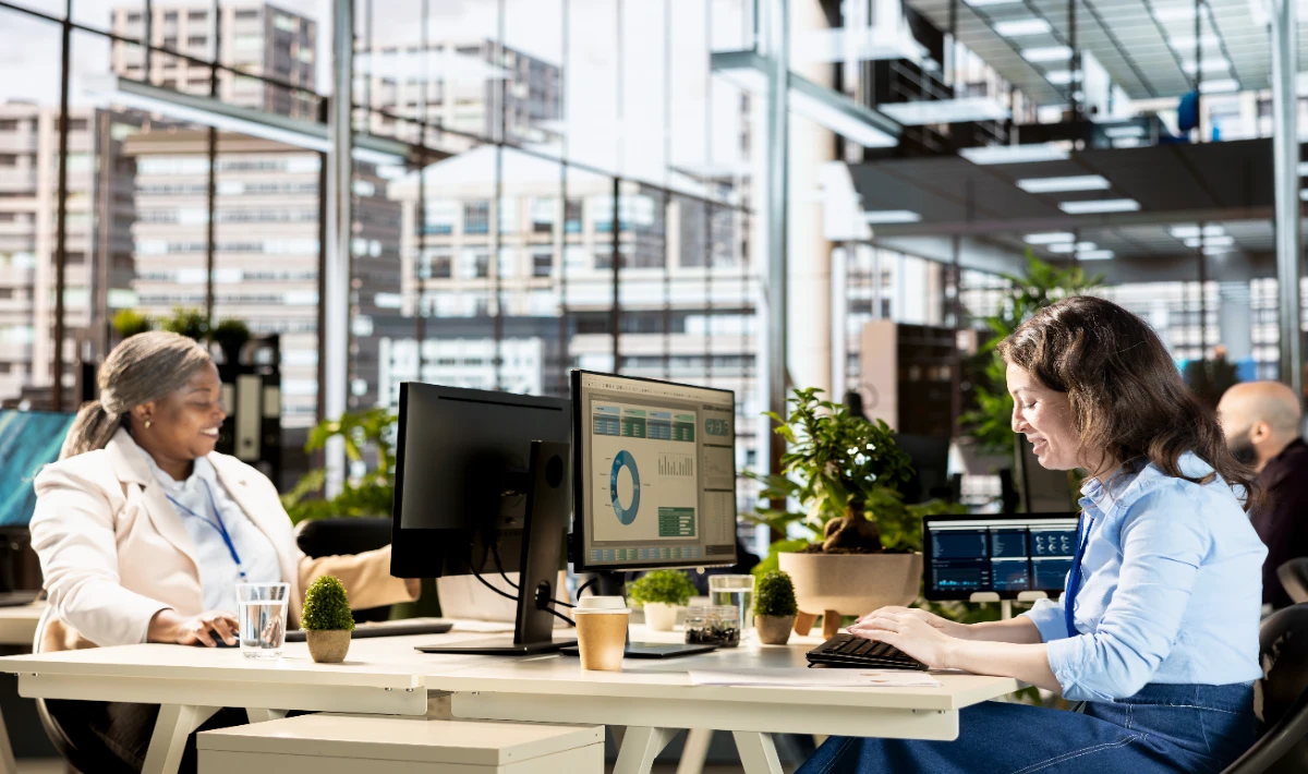 Technology-integrated spaces enhancing daily workplace design use